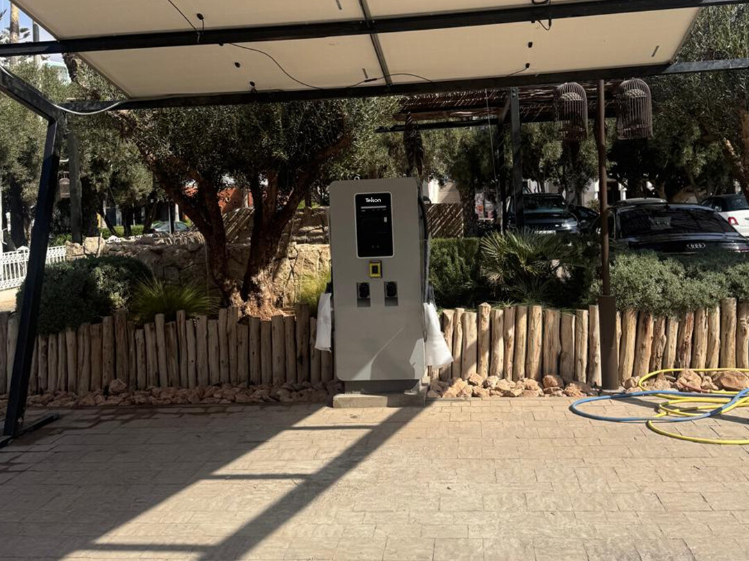 La station de recharge rapide Teison DC Pro 120 kW DC installée en Afrique, 2025