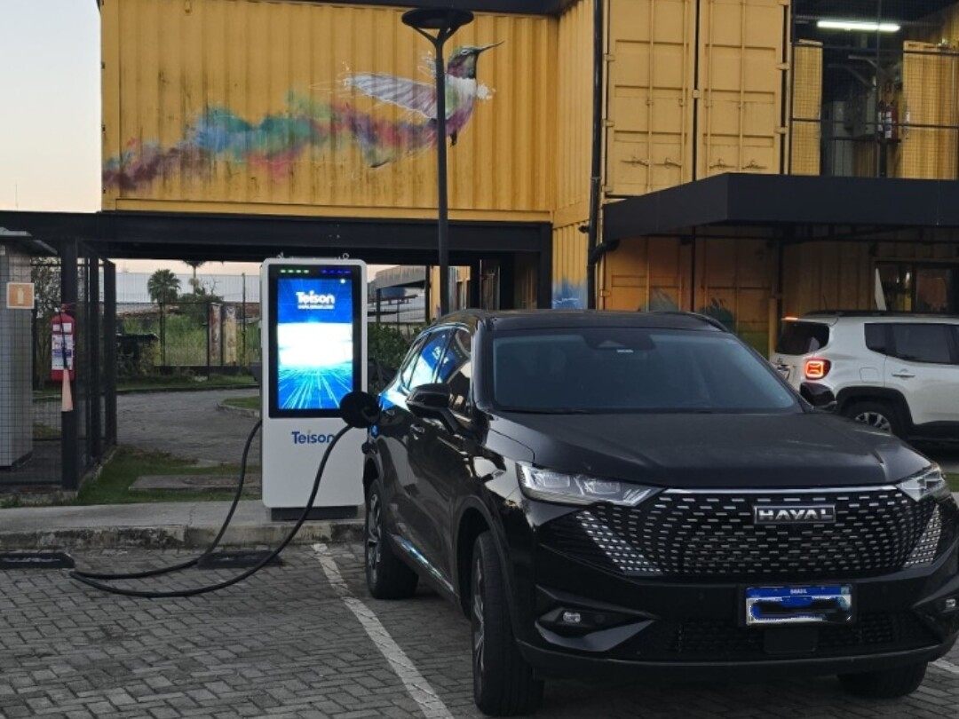 Chargeur Teison 60kW DC Vision ev avec écran publicitaire de 43 pouces installé au Brésil, 2025 Chargeur Teison 60kW DC Vision ev avec écran publicitaire de 43 pouces installé au Brésil, 2025
