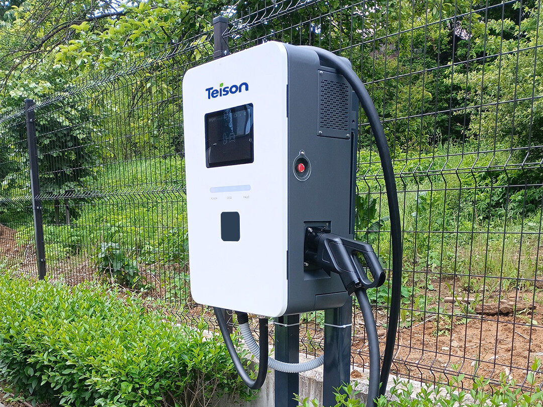 Chargeur Teison 40kw DC MINI ev installé dans le parking d'un hôtel, Bulgarie Chargeur Teison 40kw DC MINI ev installé dans le parking d'un hôtel, Bulgarie