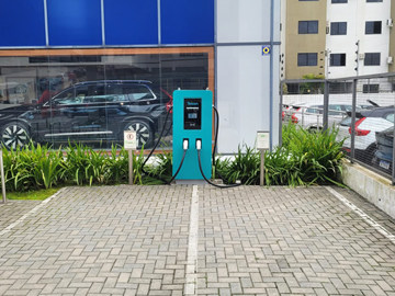 Chargeur rapide Teison 120 kW 2Guns DC au Brésil, 2023 Chargeur rapide Teison 120 kW 2Guns DC au Brésil, 2023