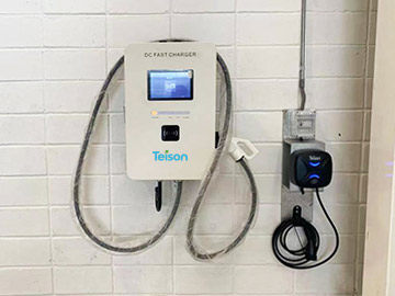 Station de chargeur Teison 20 kW 1Gun DC et chargeur AC Wallbox 7 kW au Brésil, 2023 Station de chargeur Teison 20 kW 1Gun DC et chargeur AC Wallbox 7 kW au Brésil, 2023