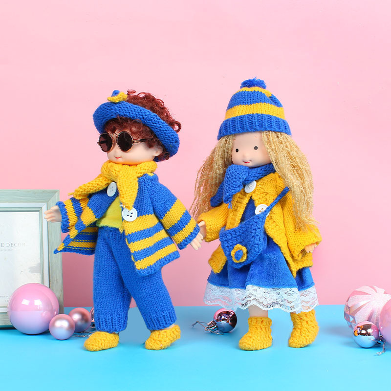 Knit dolls