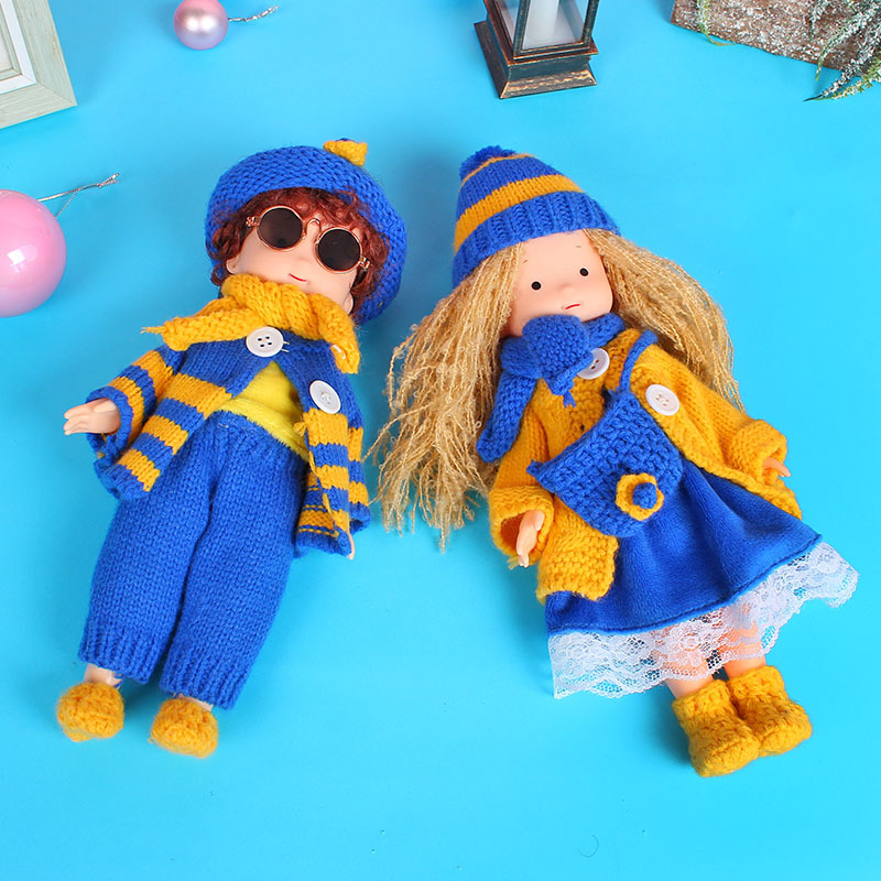 Knit dolls