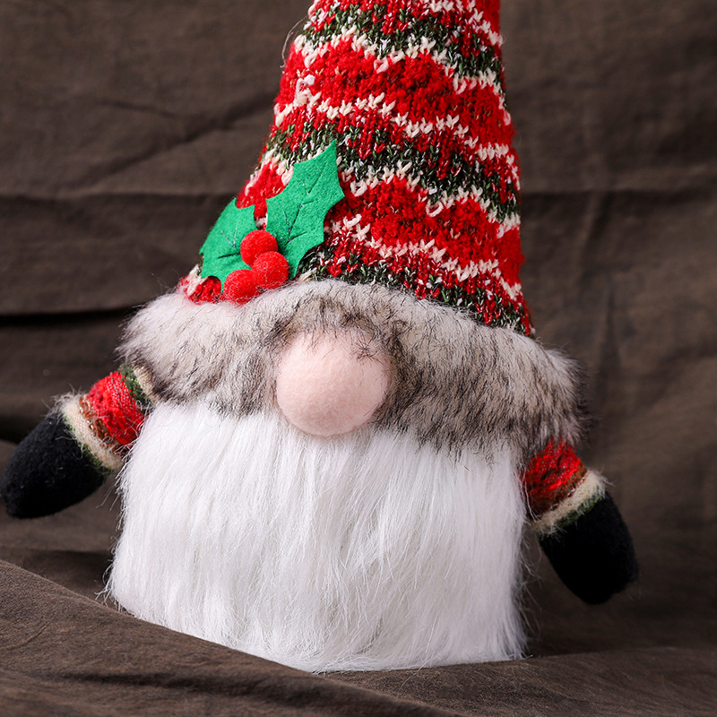 Knit luminescent doll