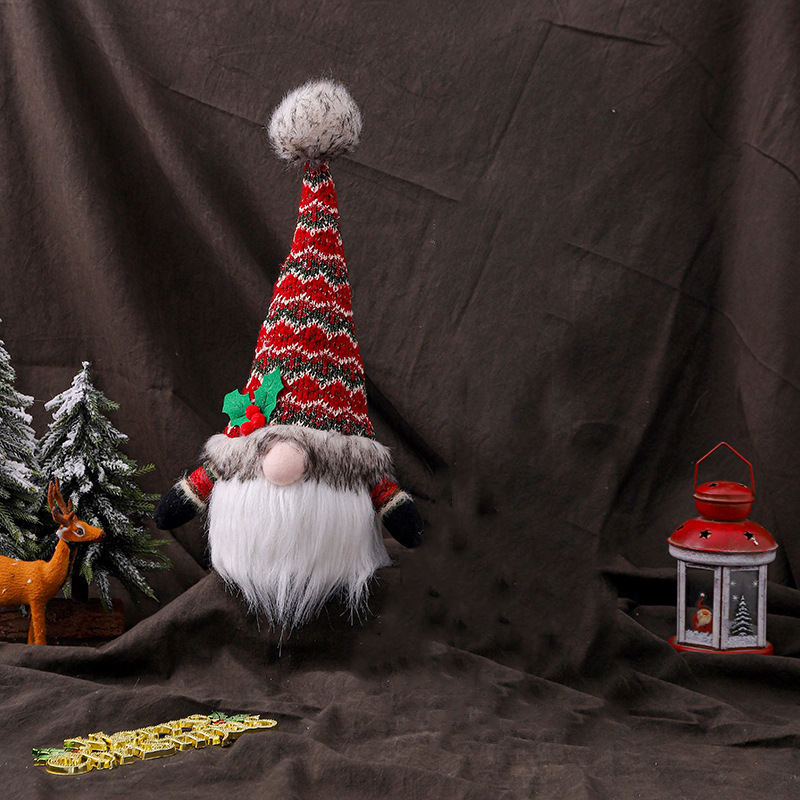 Knit luminescent doll