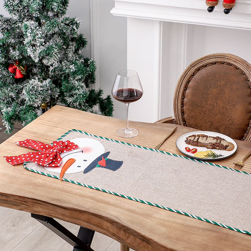  Christmas table cloth