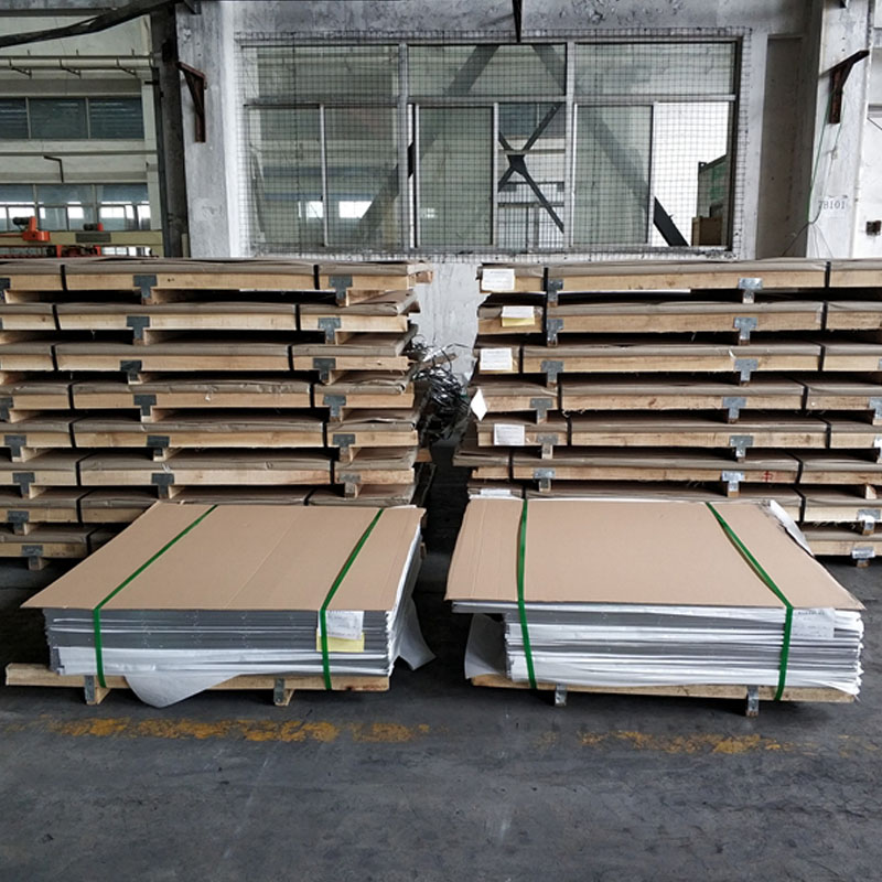 Our regular customer from Canada has ordered 100 tons of 304 4*8 feet stainless steel sheets.
