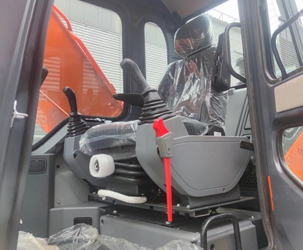 Excavadora grande de 23 toneladas