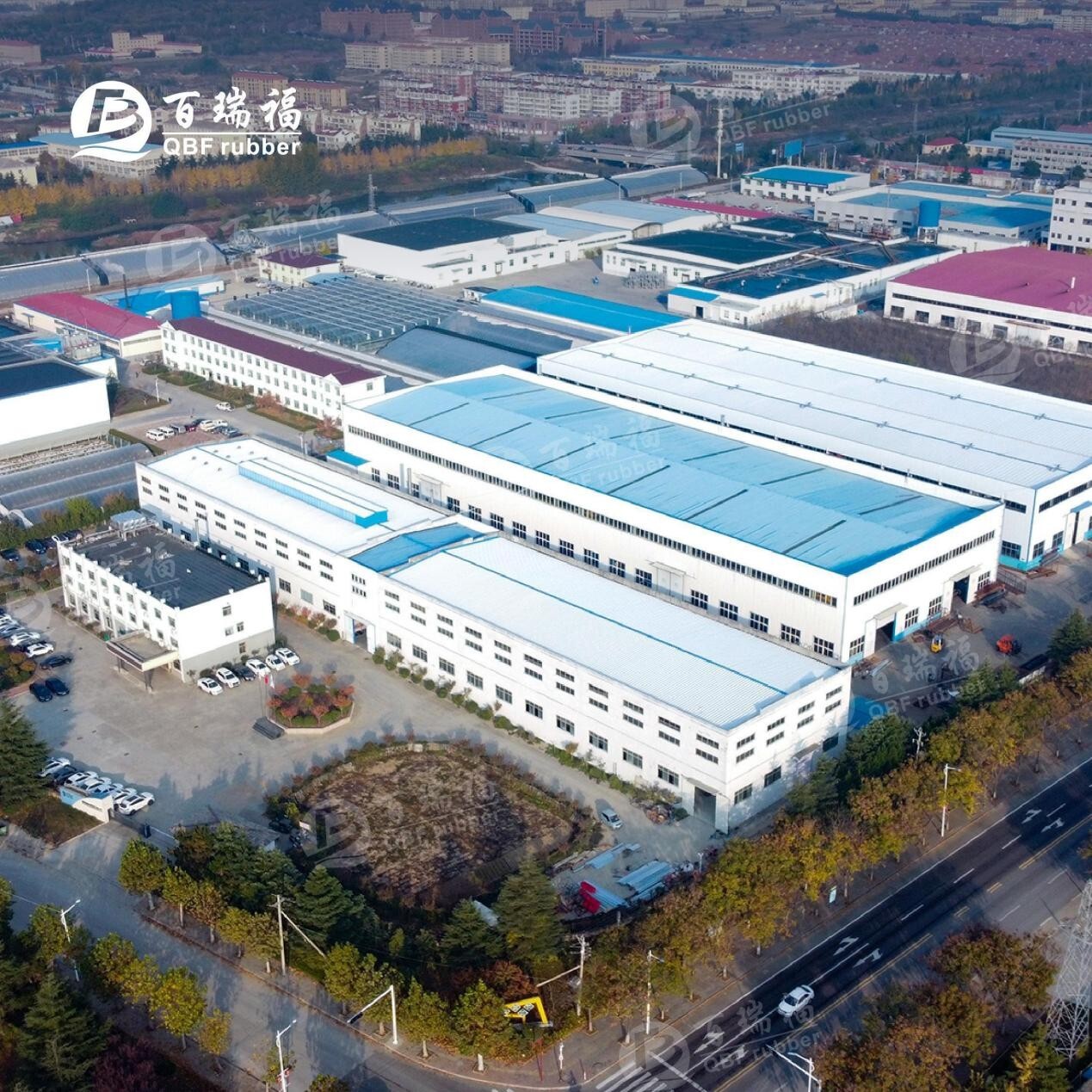 El líder mundial en fabricación de bandas laterales supera los 100.000 m² de capacidad anual El líder mundial en fabricación de bandas laterales supera los 100.000 m² de capacidad anual