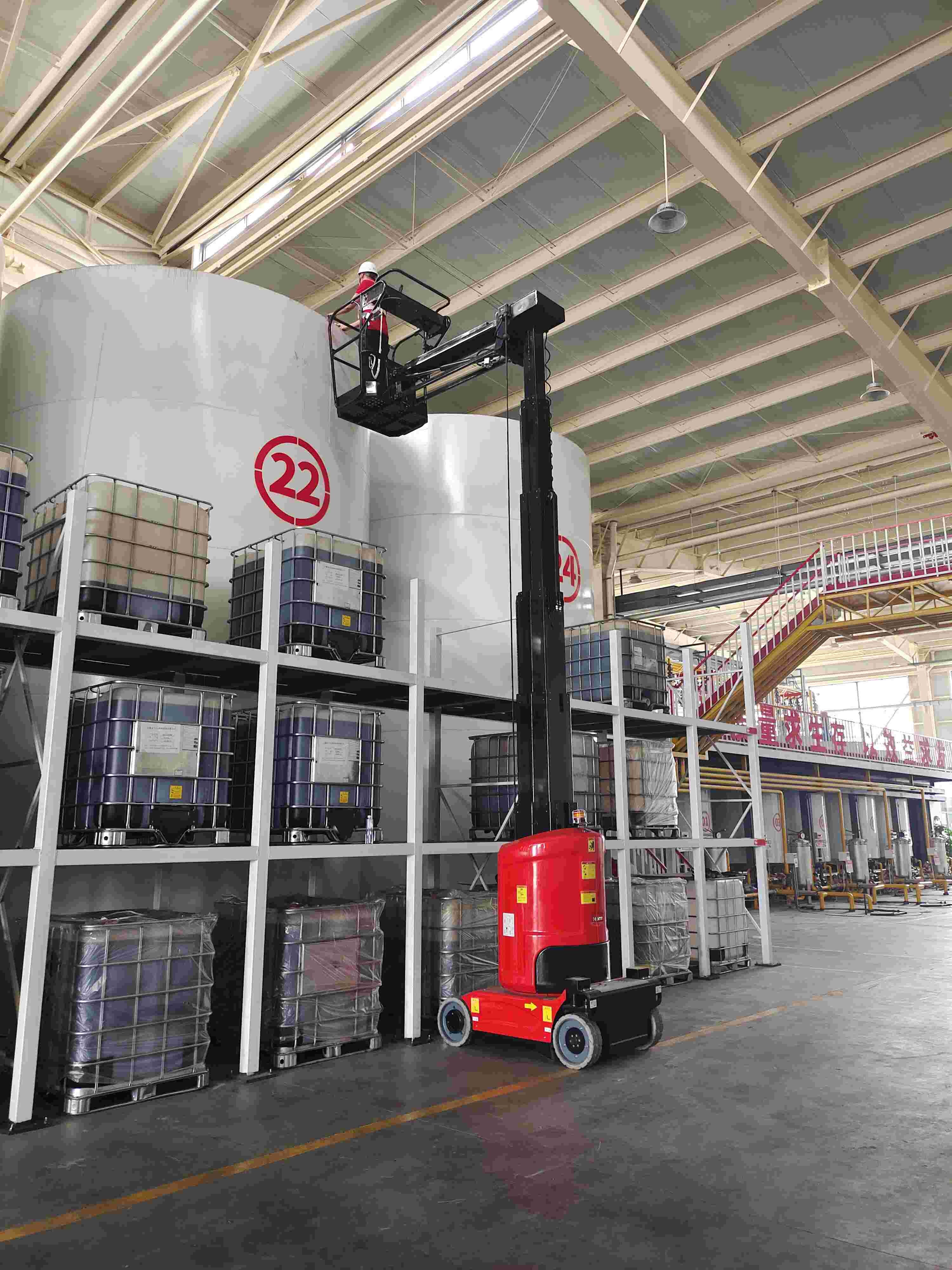 Self-propelled lift Platform AMWP11.2-4000