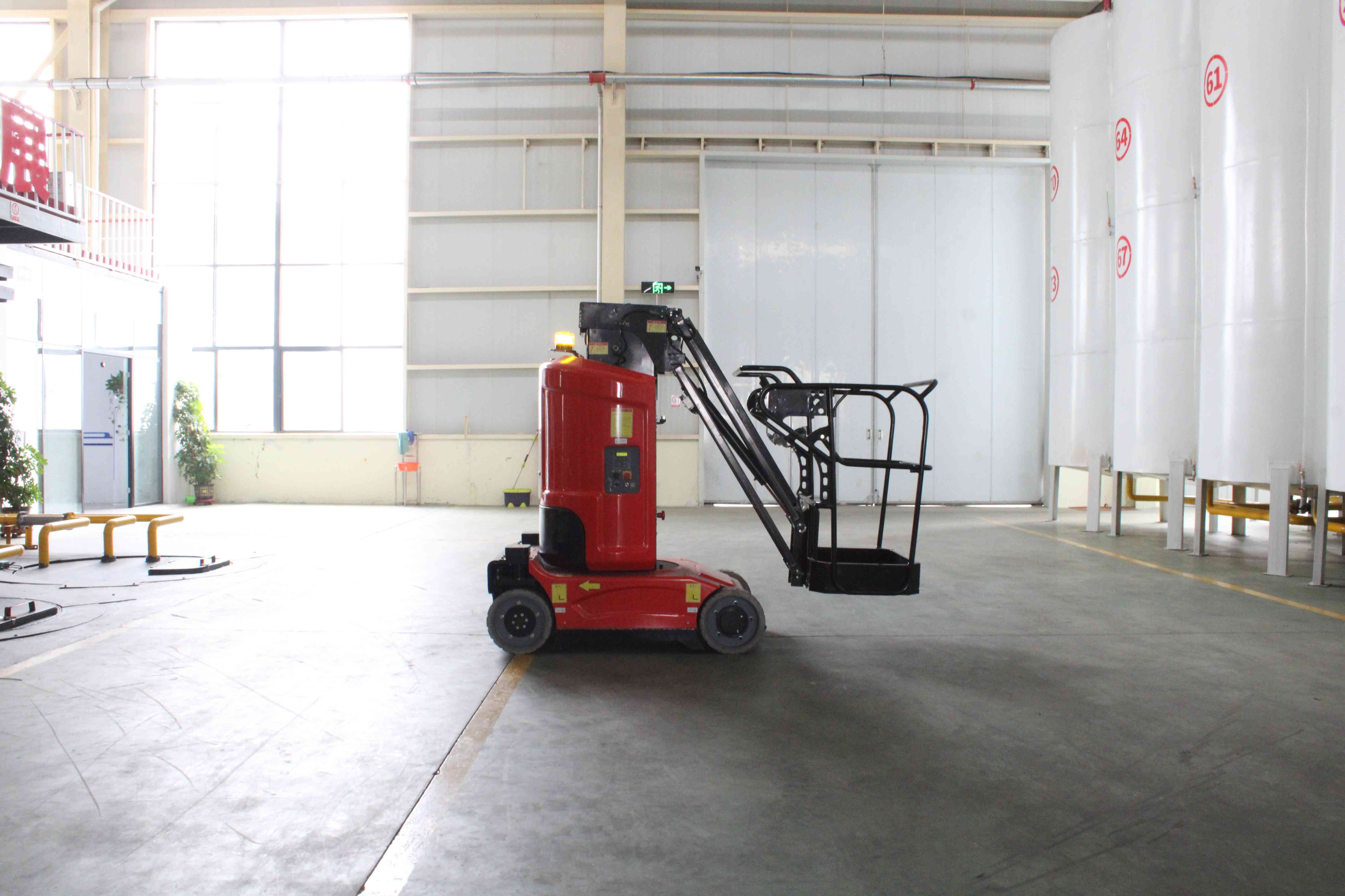 Self-propelled lift Platform AMWP11.2-4000