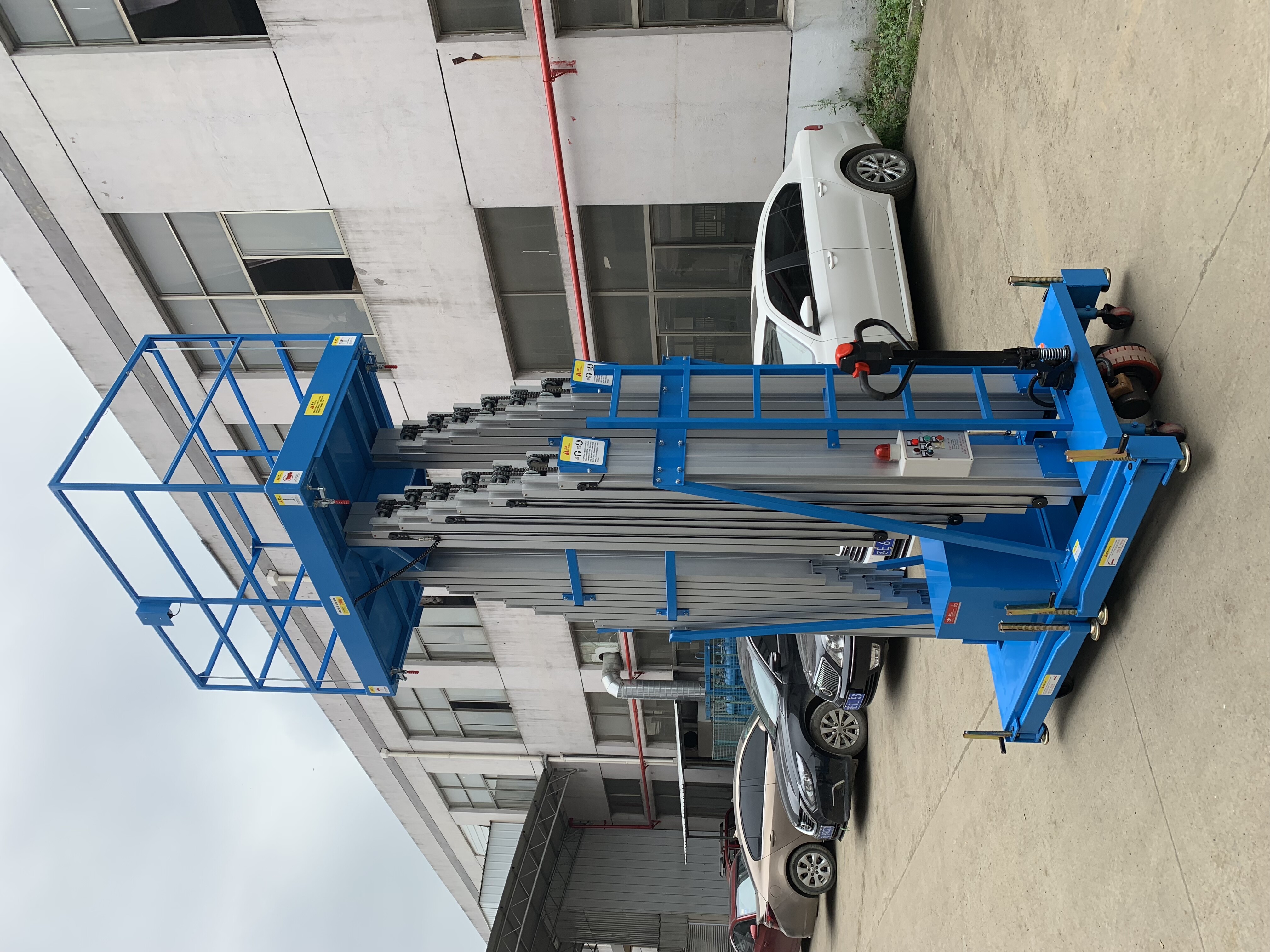 3 Masts Vertical Lift