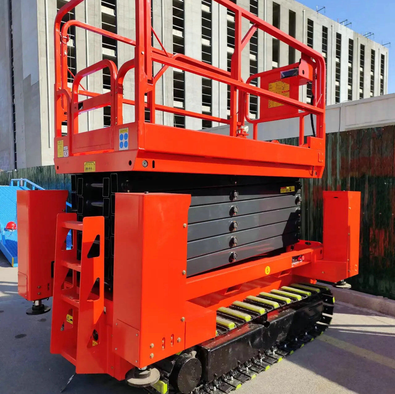 All Terrain Crawly scissor Lift