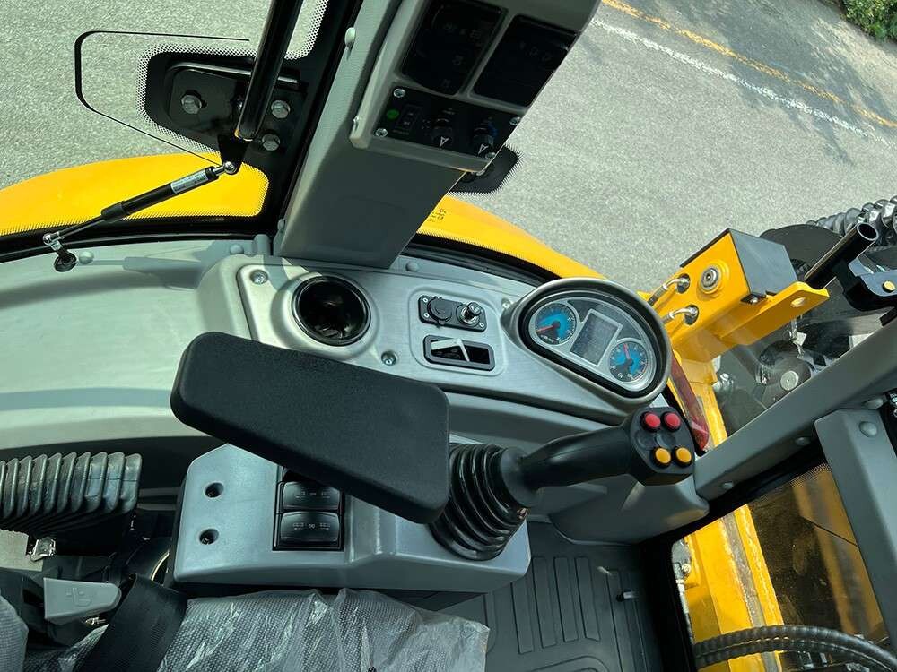 KS430H Side shift backhoe loader