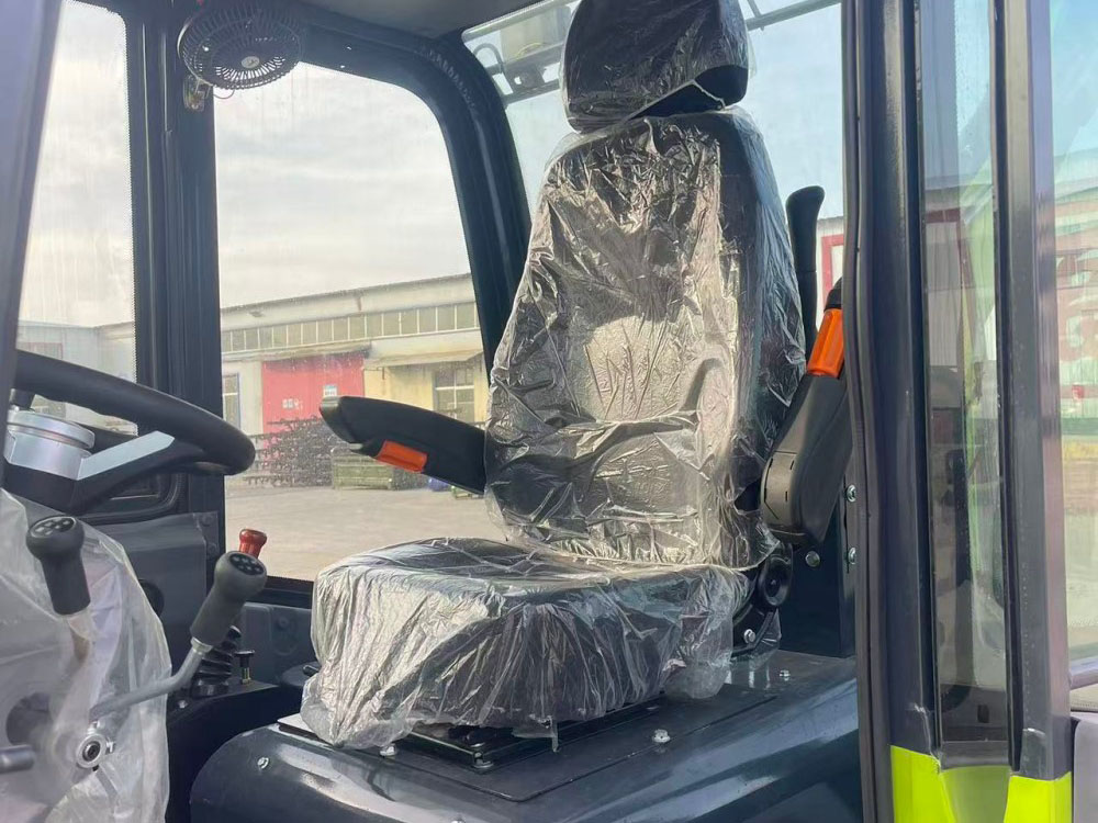 KS18-20 backhoe loader