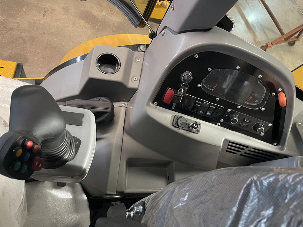 KS432H Side shift backhoe loader