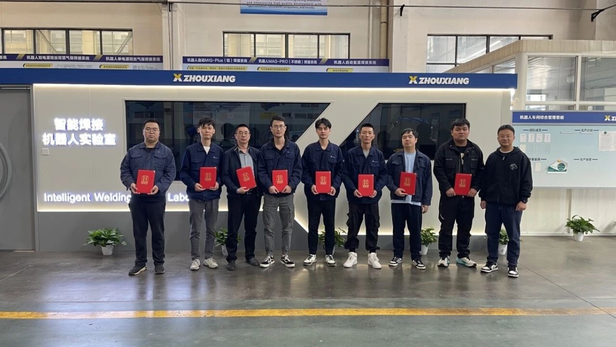 2412203.jpg 2412203.jpg