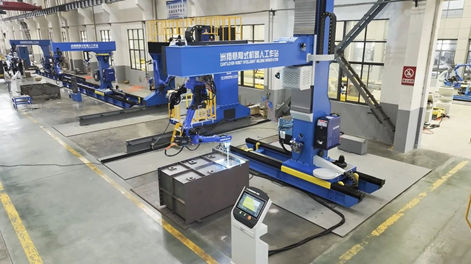 Les robots de soudage de Zhouxiang contribuent à la fabrication intelligente de réservoirs de carburant