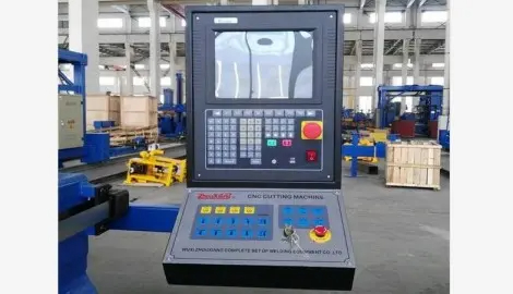 Machine de découpe au chalumeau CNC