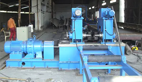 Machine à redresser les poutres en H