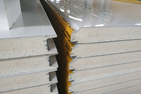 Panel de pared machihembrado visible con sujetador