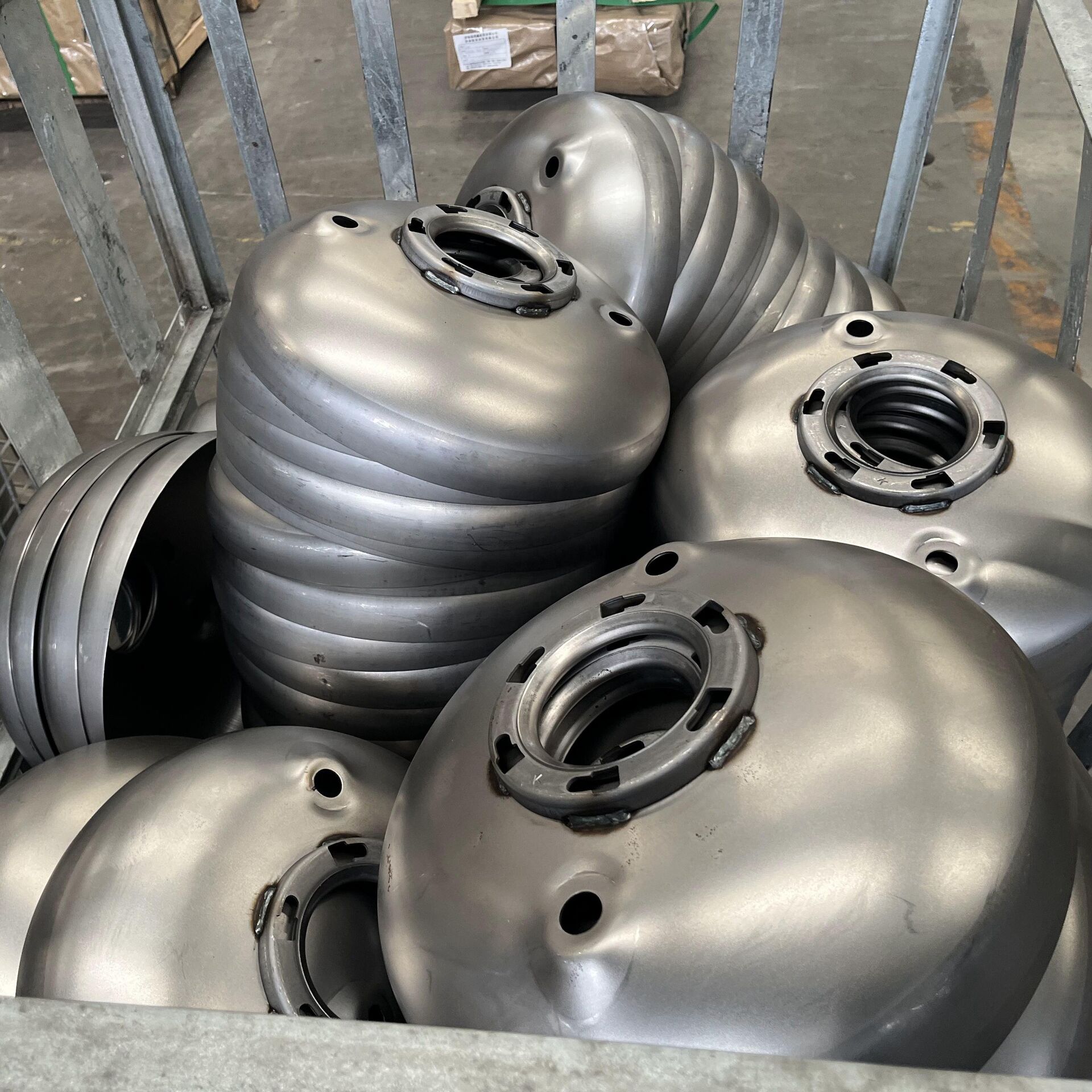 Factory Direct Sale Capacity Available Vertical Enamel Tank