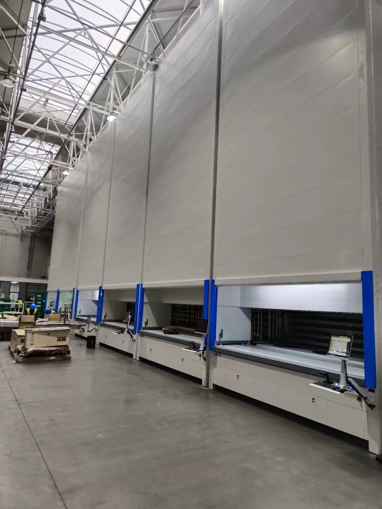 Six reasons to choose Enhancing automatic stereoscopic containers