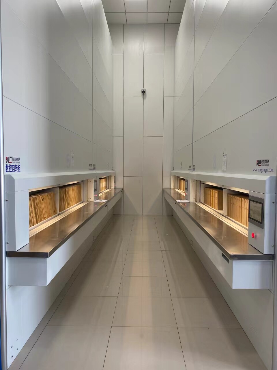 What are the advantages of Vertical Lift Module