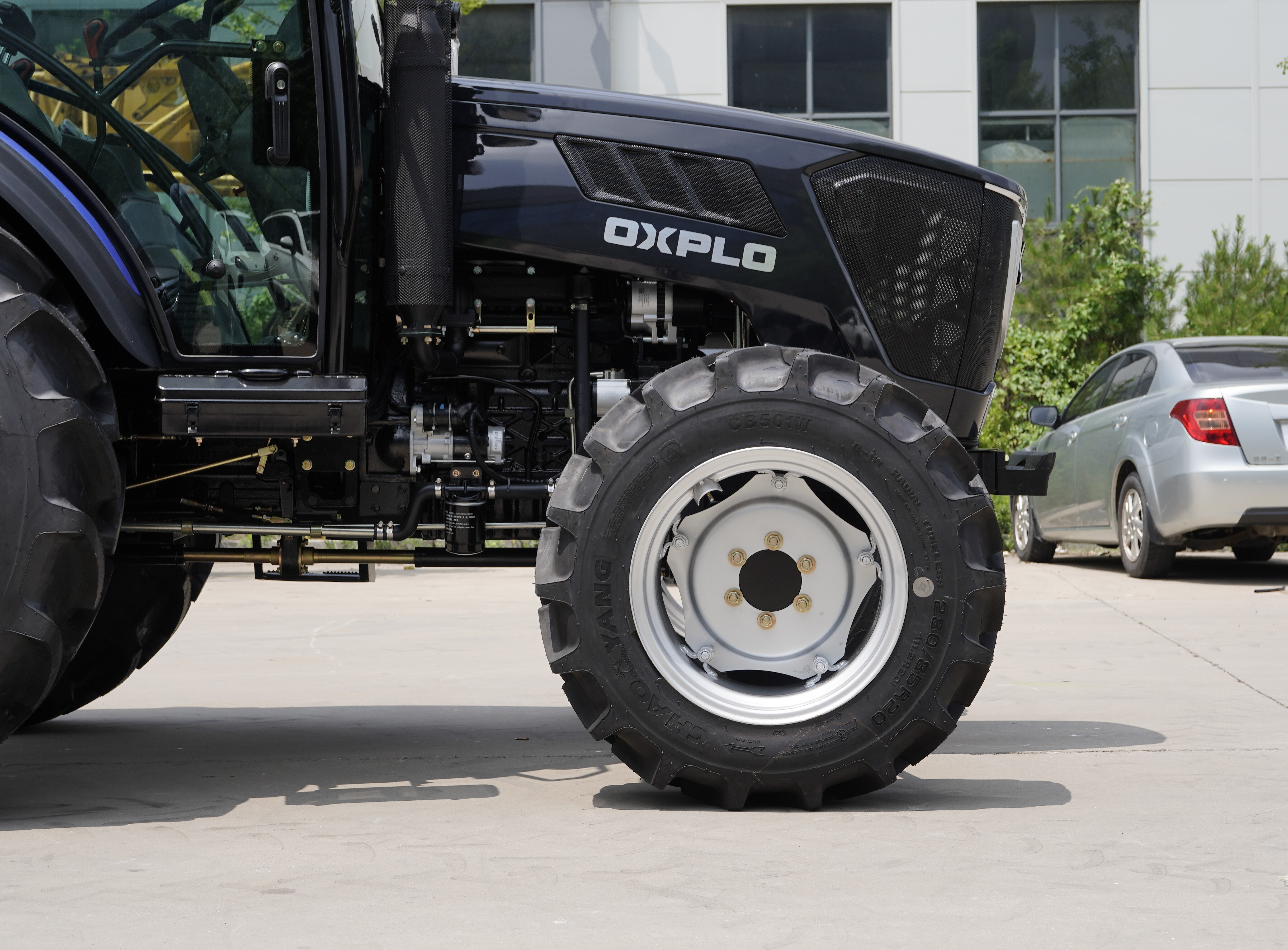 OXT1004 100PS Traktor