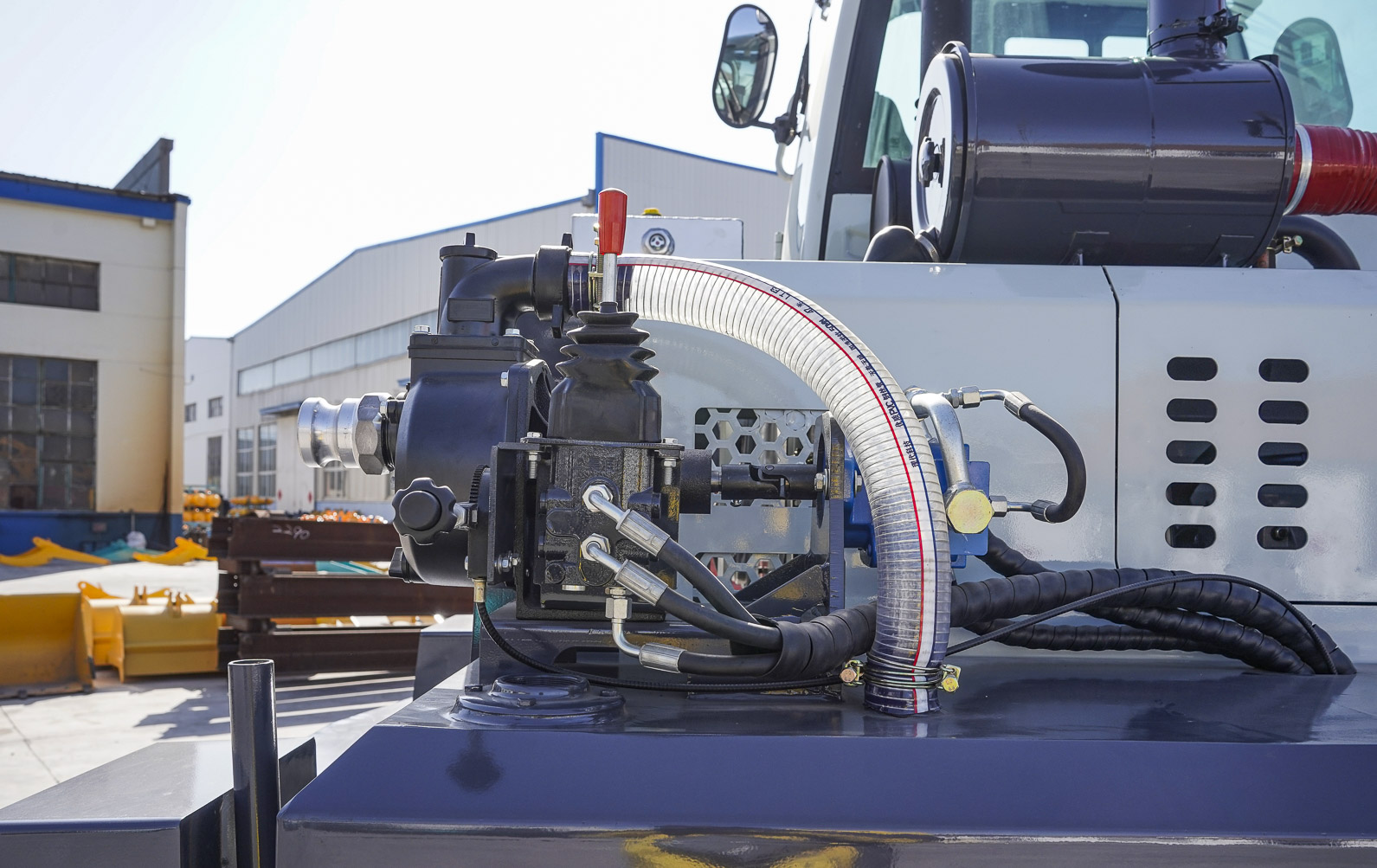 Arbeitsbedingungen eines selbstladenden Betonmischers (II)