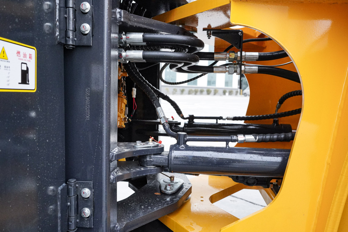 _DSC0218 转向油缸 _DSC0218 转向油缸