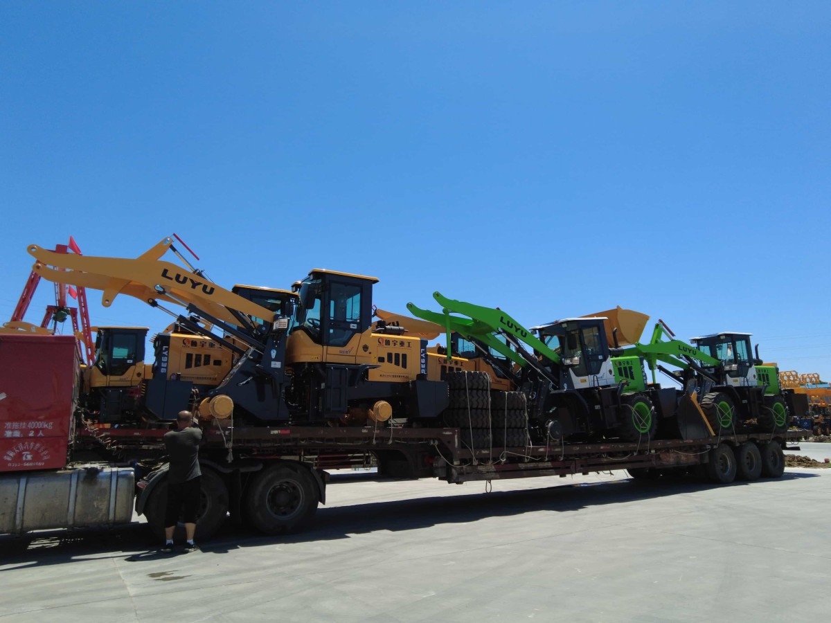 LUYU Delivers Wheel Loaders LUYU Delivers Wheel Loaders