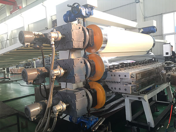 Línea de producción de placas de plástico