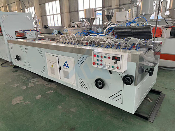 Línea de producción de paneles de pared de PVC WPC