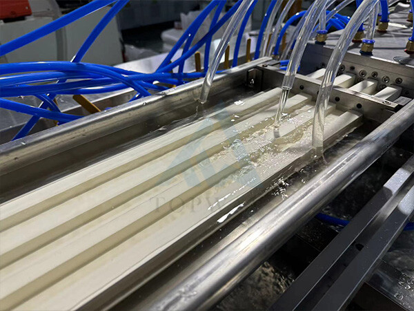 Línea de producción de paneles de pared de PVC WPC