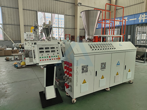 Línea de extrusión de perfiles PE PVC WPC