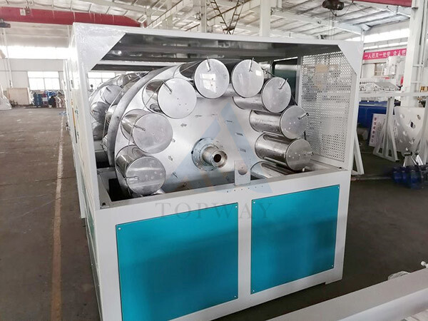 Maquina para fabricar mangueras reforzadas con fibra de PVC