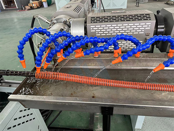 Máquina para fabricar mangueras reforzadas en espiral de PVC