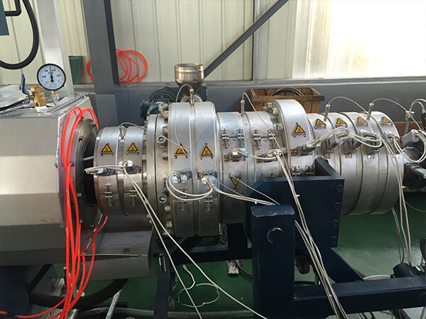 Línea de producción de tuberías HDPE/PP/PPR