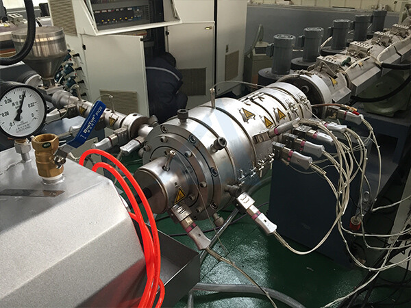 Línea de producción de tuberías HDPE/PP/PPR