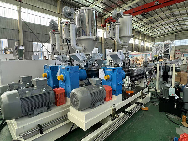 Línea de producción de tubos PPR de 3 capas de alta velocidad de 20 a 63 mm