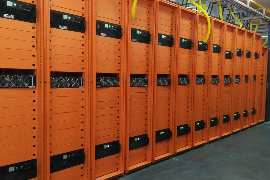 Pruebas y mantenimiento diario de fuentes de alimentación UPS