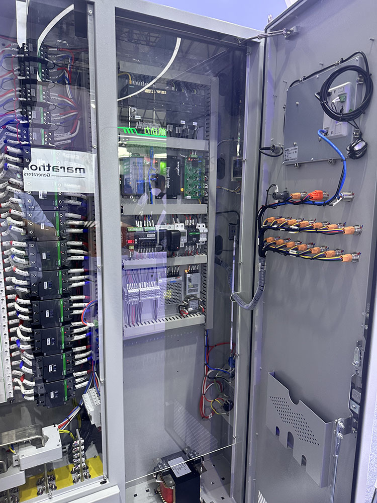 Banco de carga refrigerado por líquido Sunwin de 1000 kW (4)