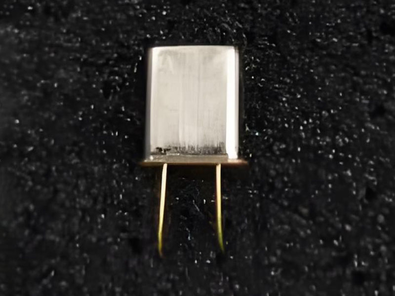 C5006-100.000M Cristal de cuarzo