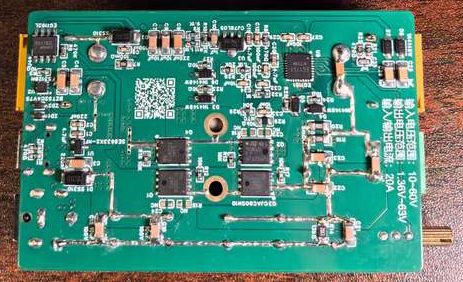 ¿Qué tipos de circuitos de conversión de energía existen para los módulos de energía a bordo de misiles?