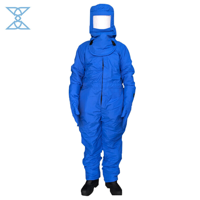 Low-Temperature Protective Clothing for Extreme Cold Environments (-160°C to -400°C)