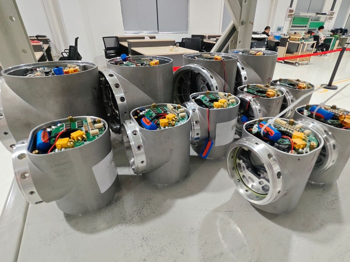 Integrated harmonic reducer motor encoder and brake in a robot joint module