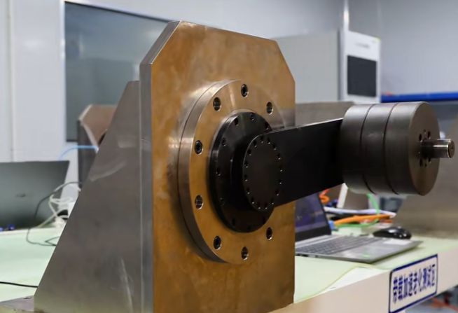 robot joint module load test HONPINE HAG Robot Joint Module Undergoing Pre-Shipment Inspection