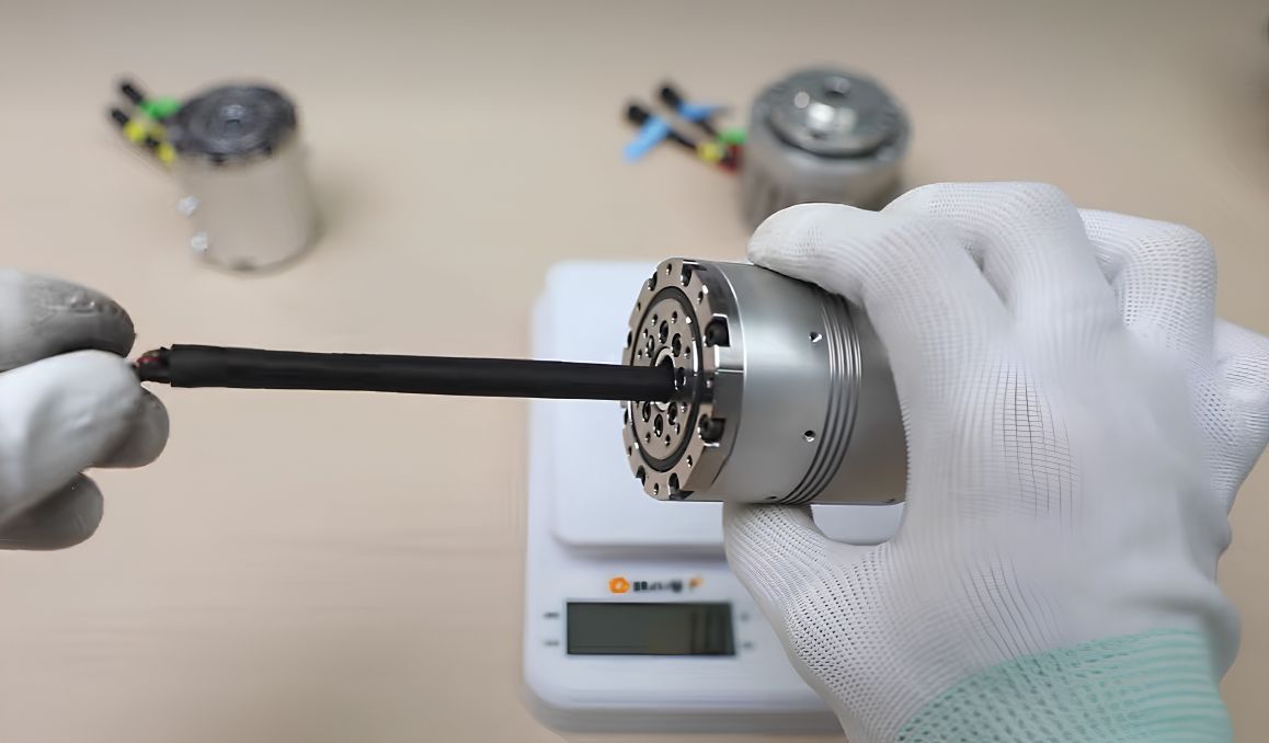 Harmonic-Gelenkantrieb für Roboterhandgelenke Harmonic-Gelenkantrieb für Roboterhandgelenke