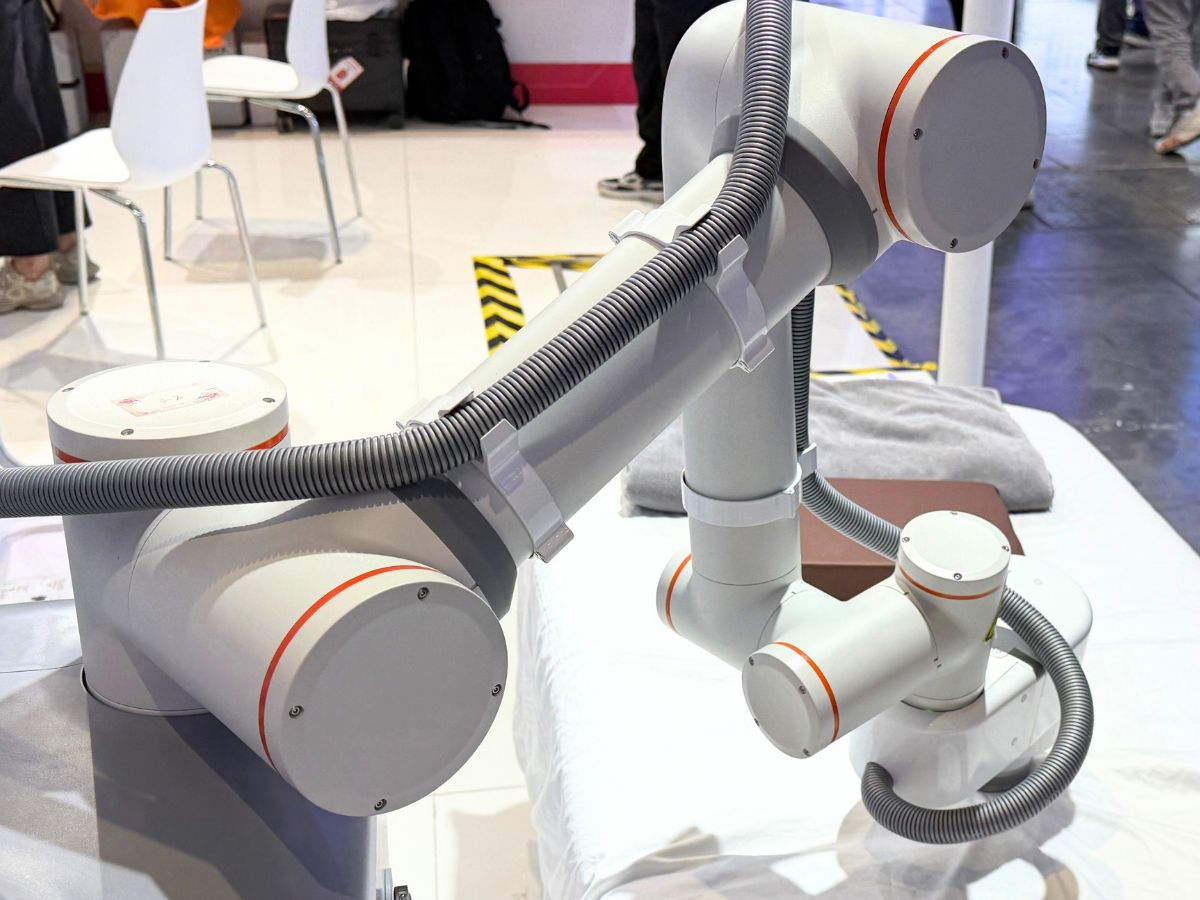 Why Bedside Physical Therapy Robots Need Force-Controlled Joint Modules？